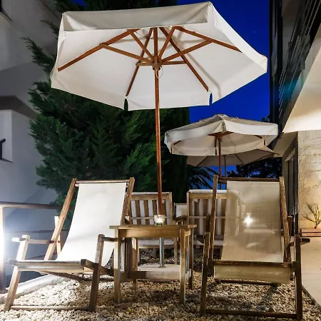 Charming 1 Bedroom For 2 People דירה *
